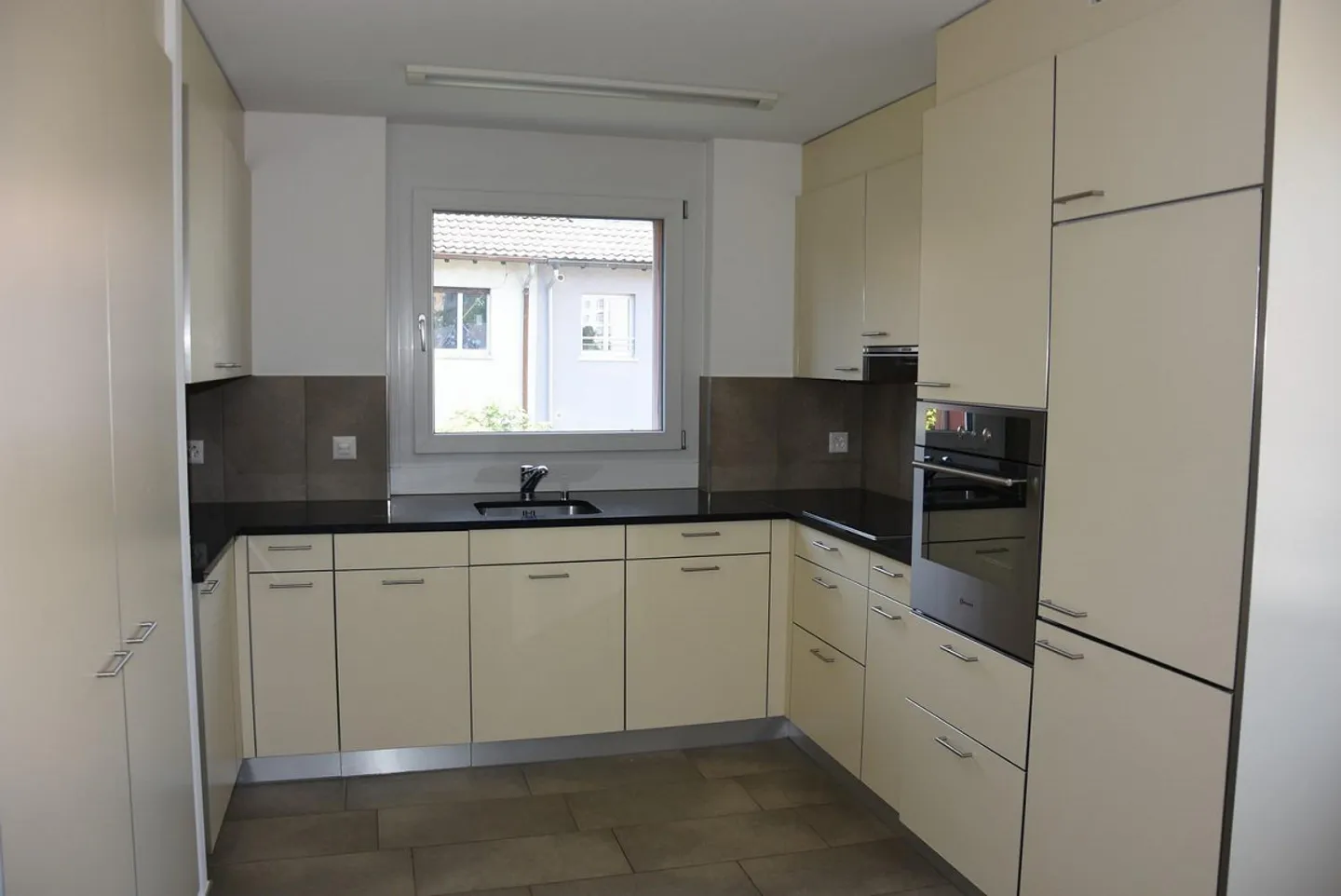 Charmante Wohnung in Binningen - Foto 2 von 9