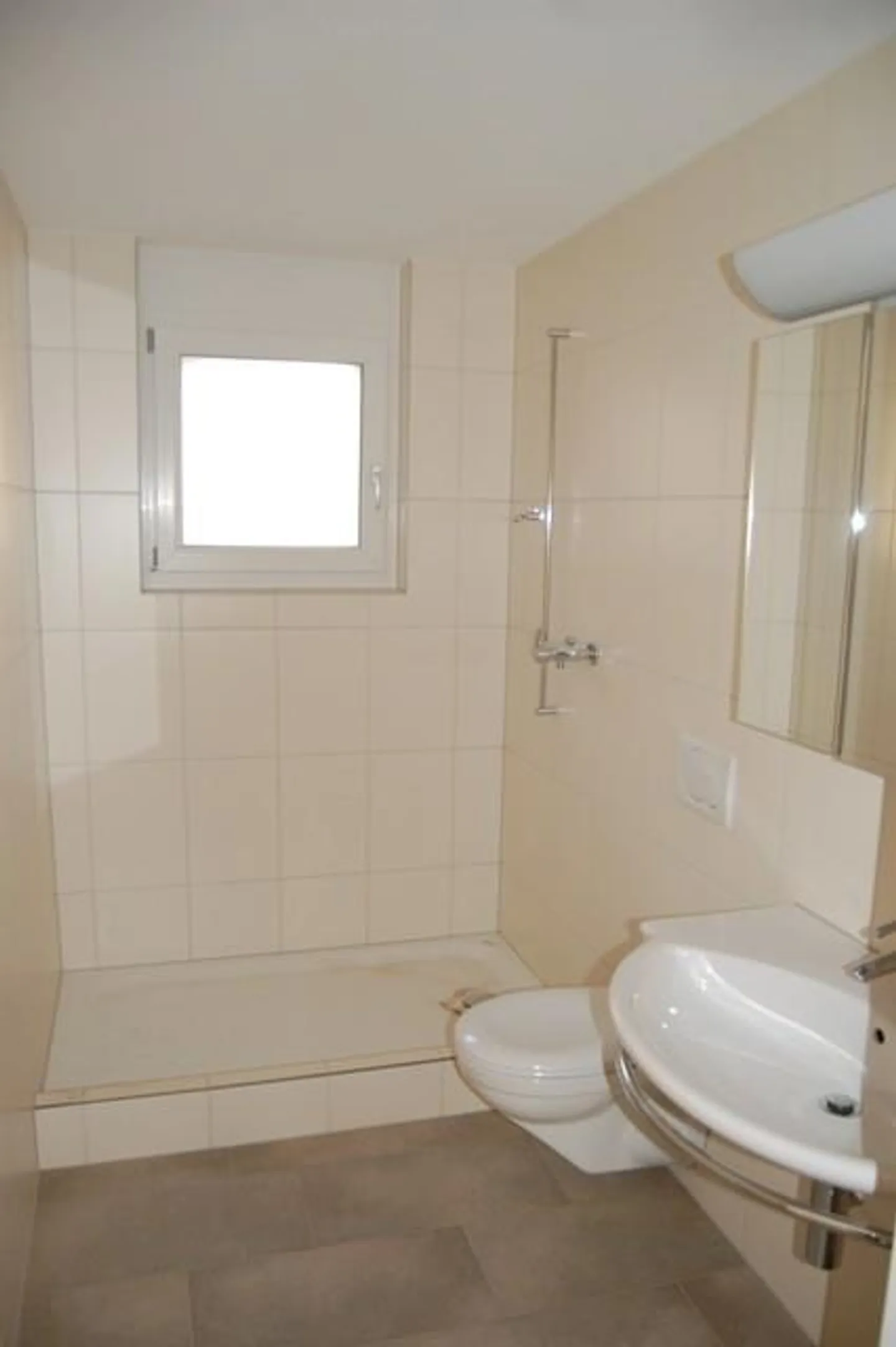 Charmante Wohnung in Binningen - Foto 4 von 9