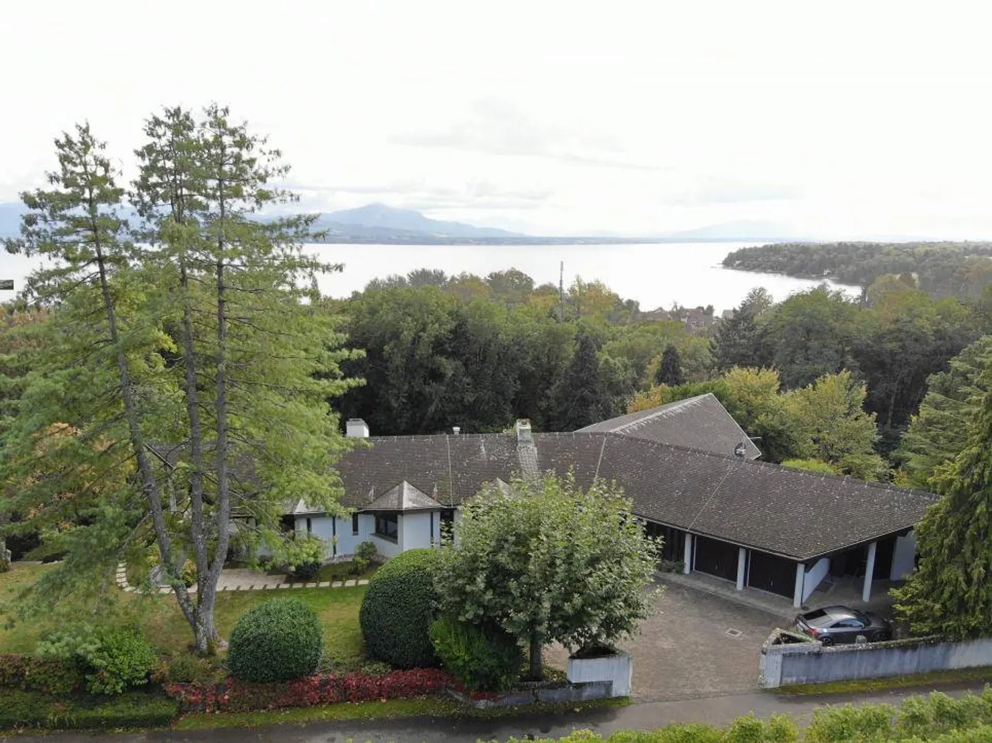 Individuelle Villa mit 10 Zimmern in Dully - Foto 3 von 13