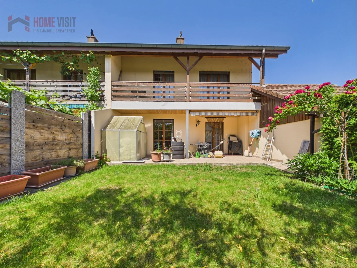 Duplex family house with a separate apartment & garden in Niedergösgen - Photo 1 of 17