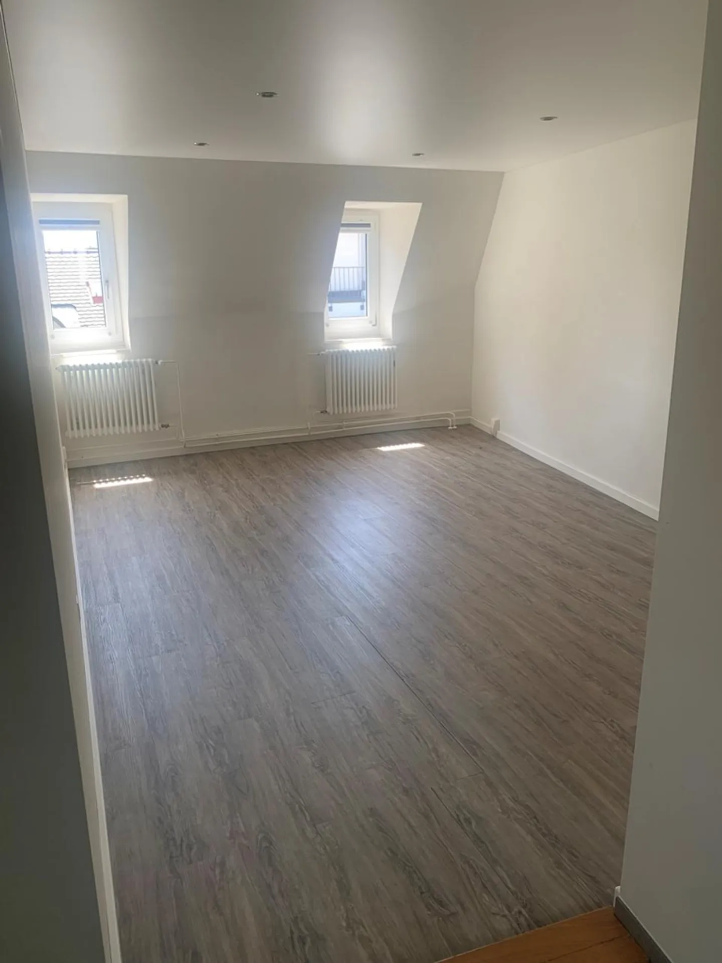 Charming 2.5 room attic apartment - Photo 1 of 7