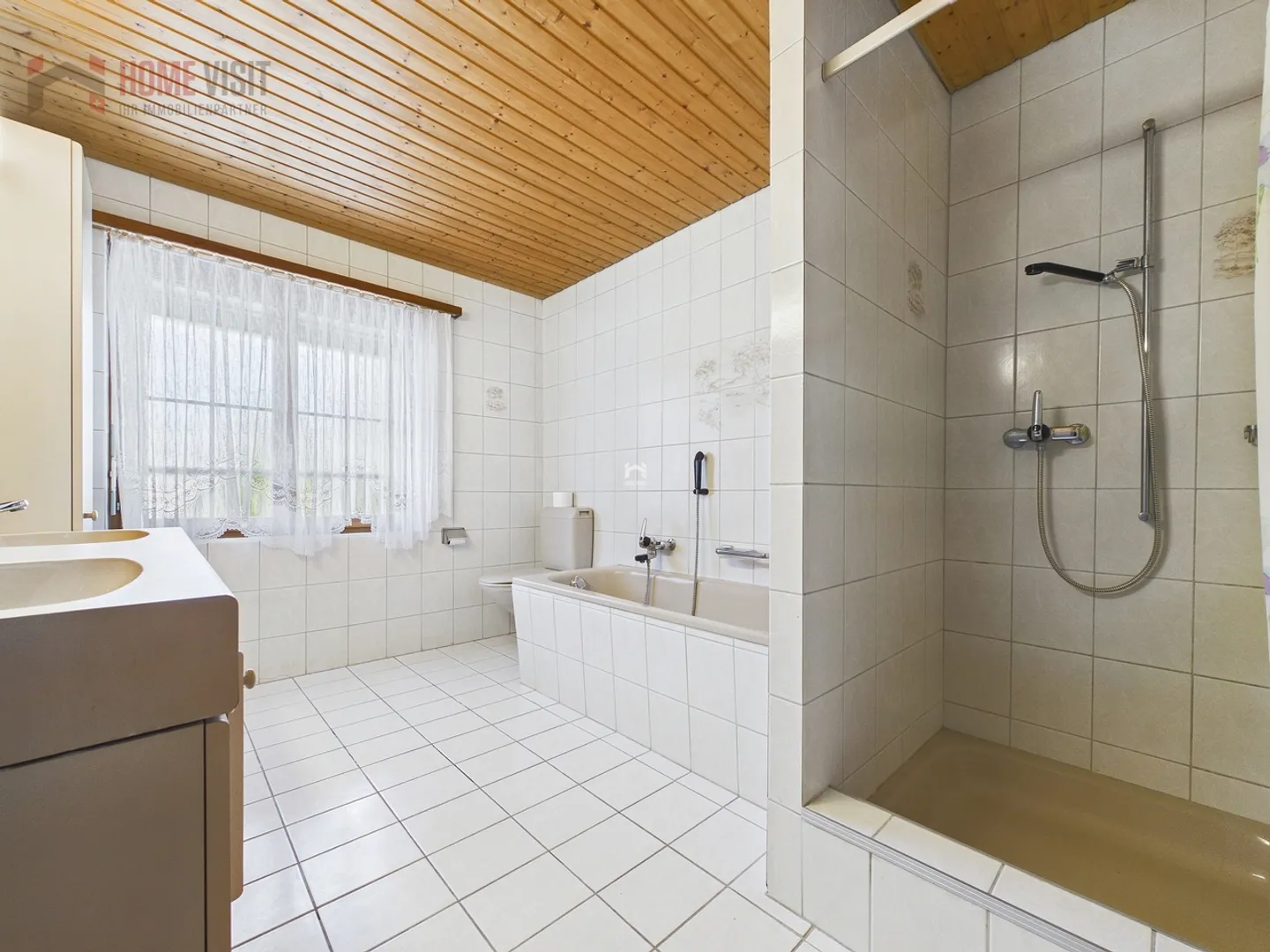 Duplex family house with a separate apartment & garden in Niedergösgen - Photo 9 of 17