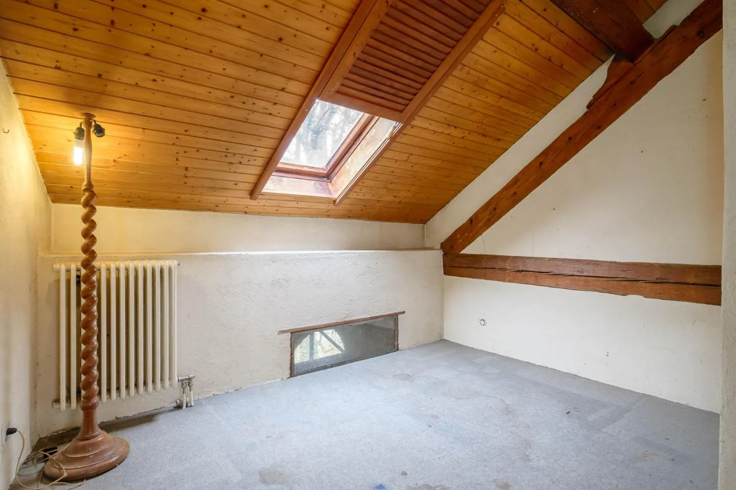 Haus zu renovieren mit großem Grundstück - Foto 6 von 9