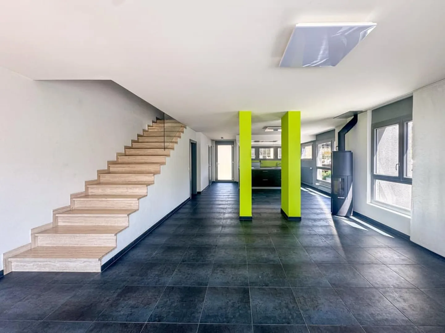 6.5-room house in Plan-Conthey - Bright, European style, quiet neighborhood - Photo 3 of 10