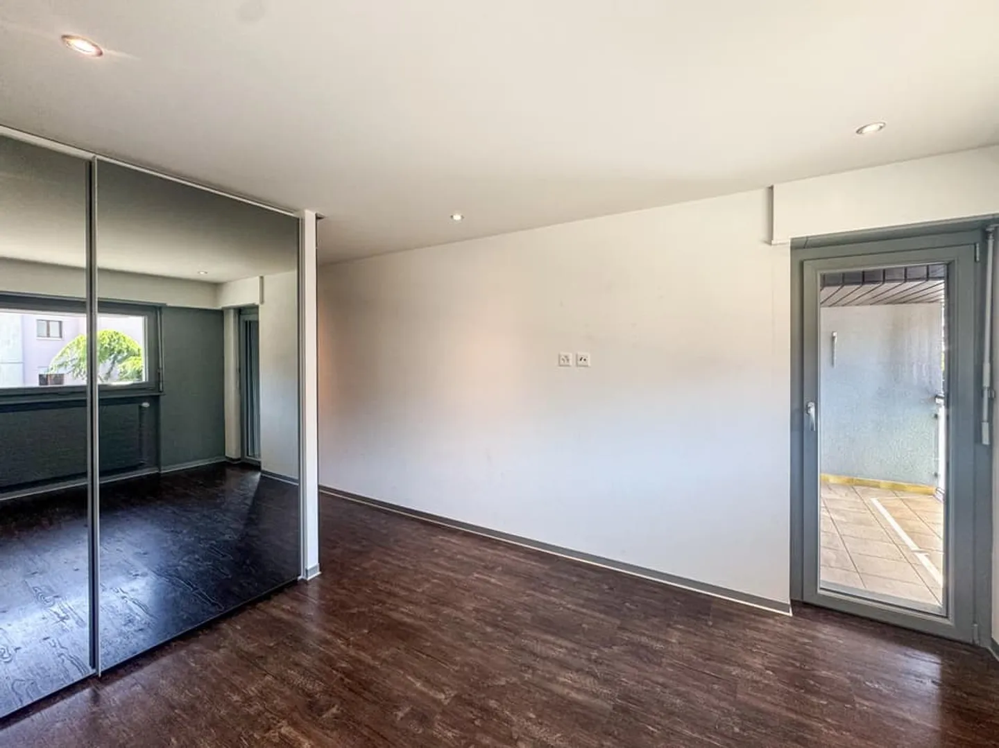 6.5-room house in Plan-Conthey - Bright, European style, quiet neighborhood - Photo 4 of 10