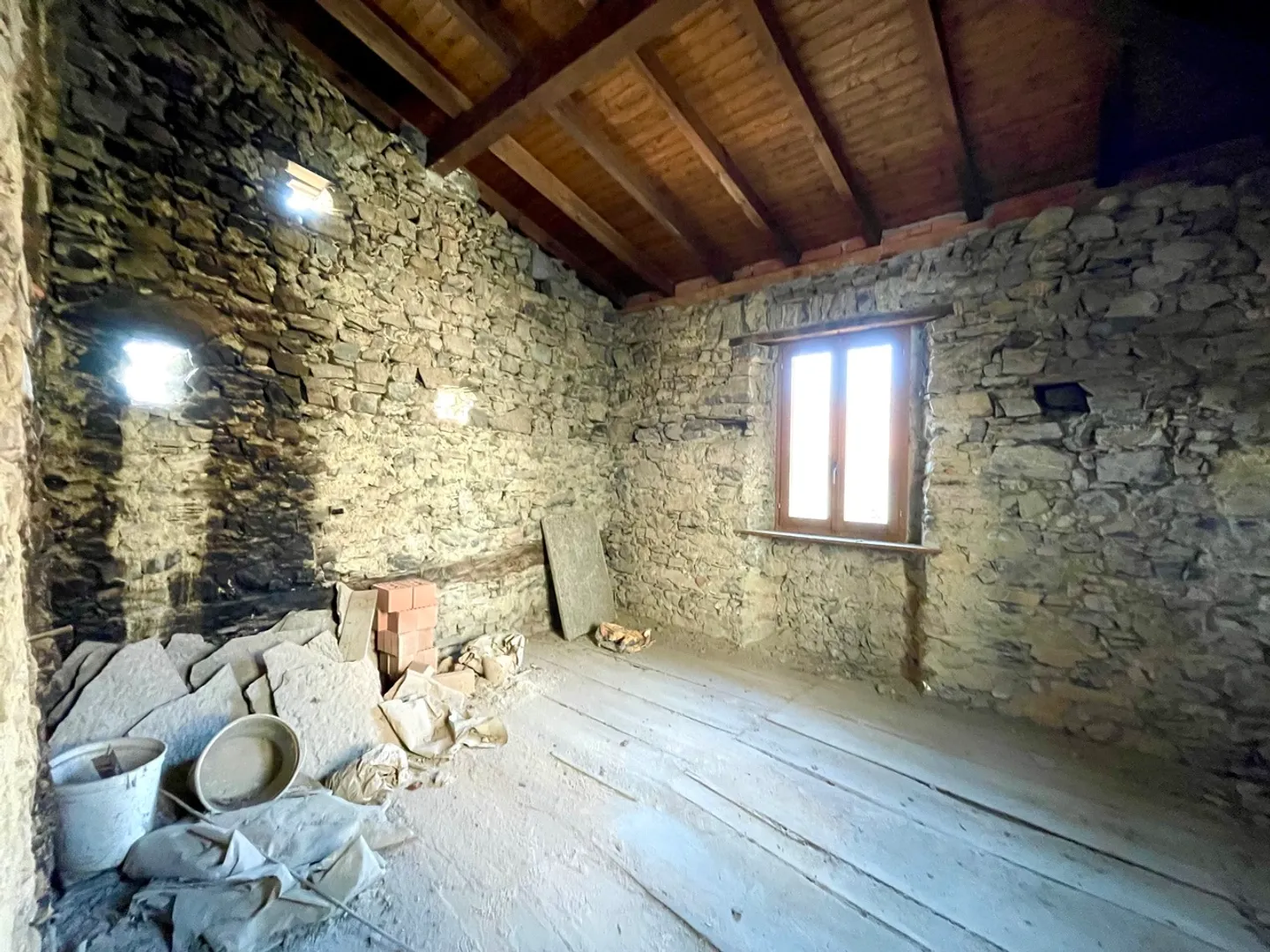 NEW PRICE - RUSTIC HOUSE IN THE CORE - SECONDARY RESIDENCE - Photo 11 of 12