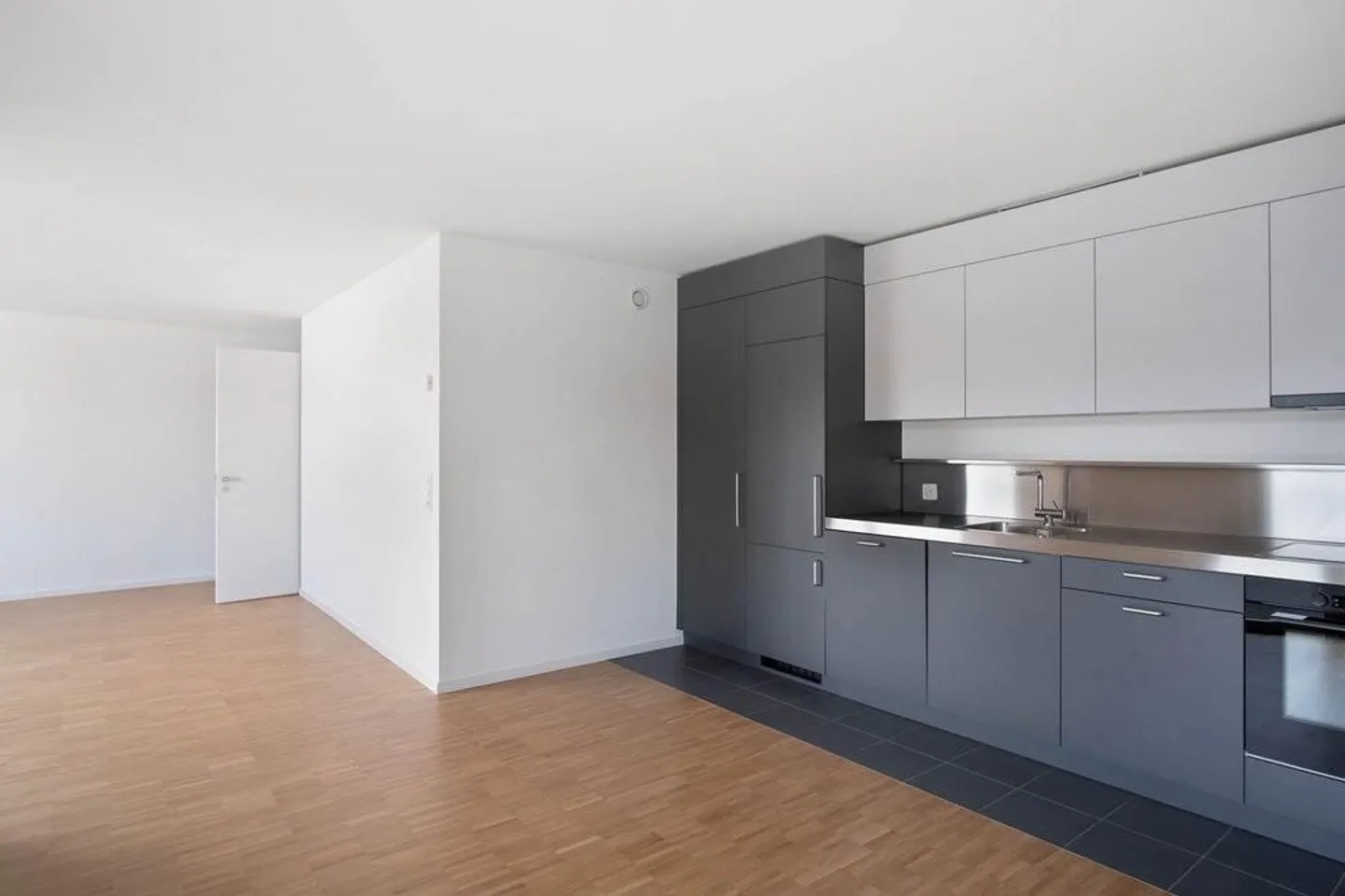 Modernes Apartment in Schlieren - Foto 3 von 12