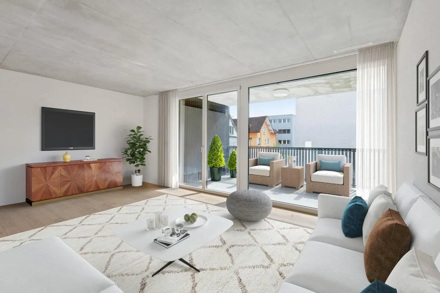 Attractive 3.5 room apartment in the center - Photo 2 of 8