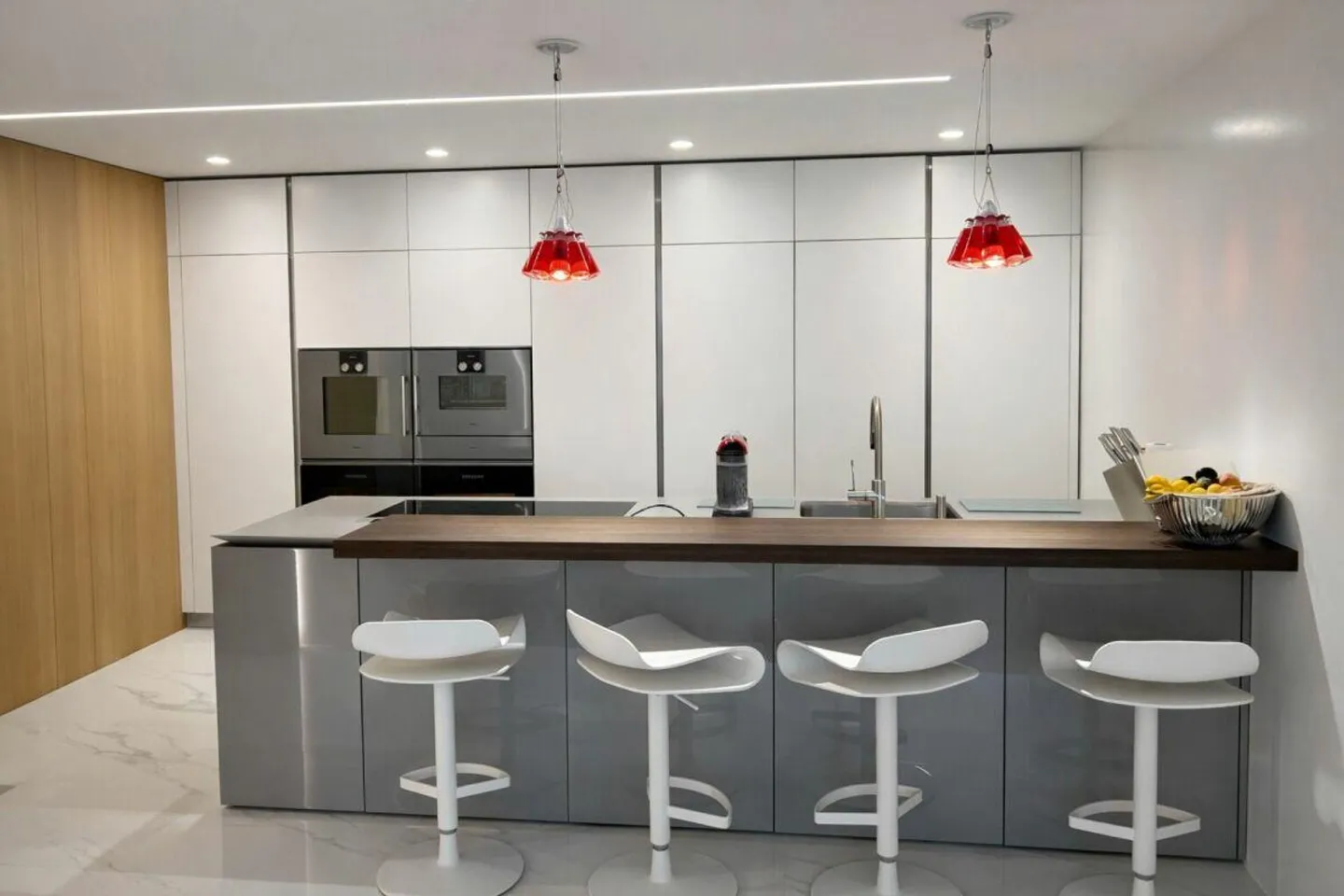 Appartement moderne à Paradiso avec piscine, salle de sport et vue merveilleuse - Photo 8 sur 23