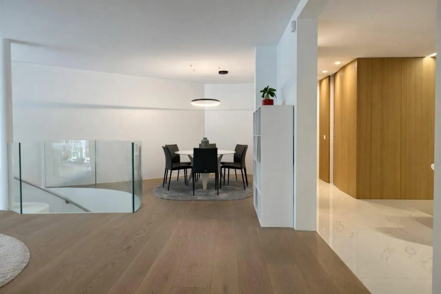 Appartement moderne à Paradiso avec piscine, salle de sport et vue merveilleuse - Photo 7 sur 23