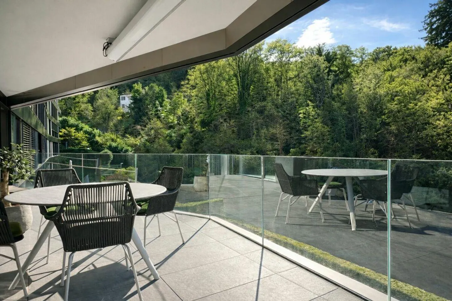 Appartement moderne à Paradiso avec piscine, salle de sport et vue merveilleuse - Photo 11 sur 23