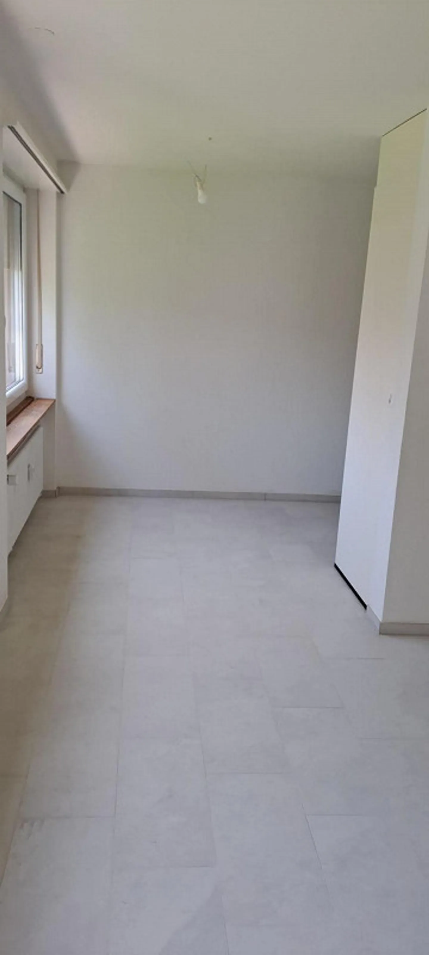 COPY - freshly renovated 2.5-room apartment with balcony in Allschwil - Photo 3 of 7