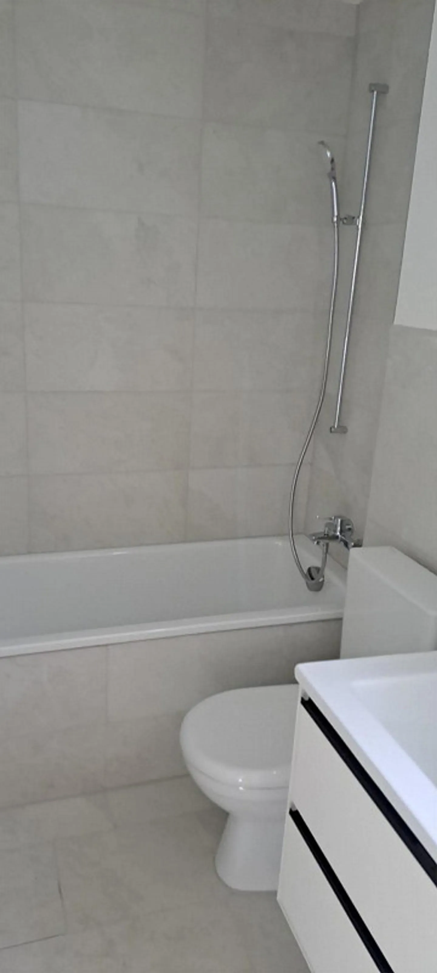 COPY - freshly renovated 2.5-room apartment with balcony in Allschwil - Photo 5 of 7