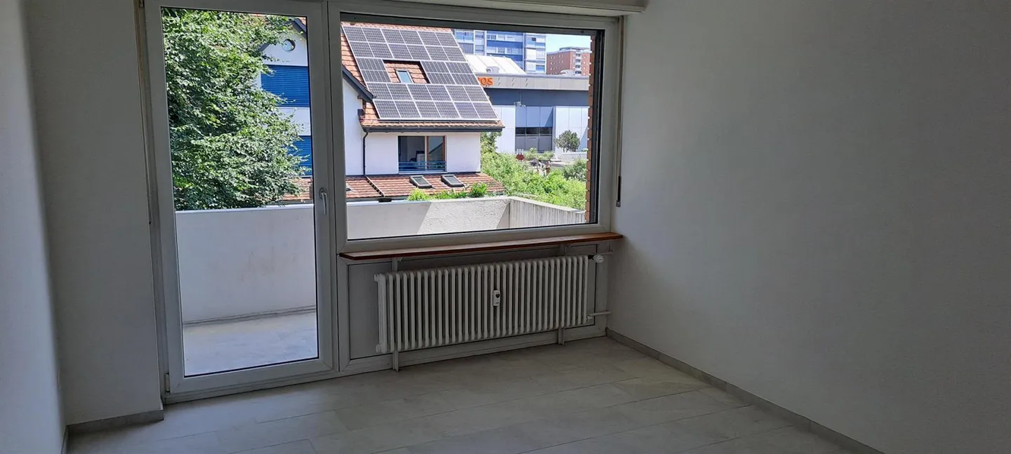 COPY - freshly renovated 2.5-room apartment with balcony in Allschwil - Photo 6 of 7