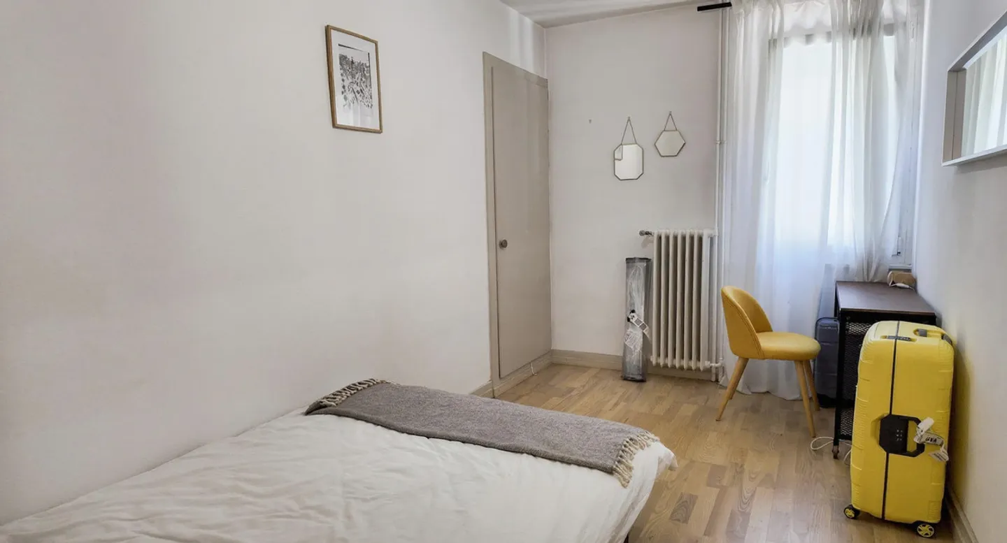 Beautiful apartment in the heart of Geneva - Photo 3 of 9