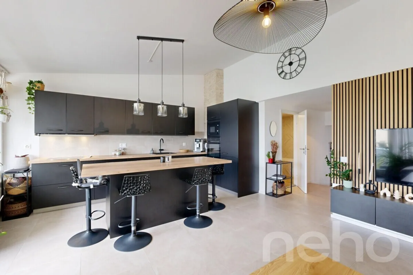 Wunderschöne Penthouse-Wohnung mit 3,5 Zimmern, vollständig renoviert in Borex - Foto 4 von 11