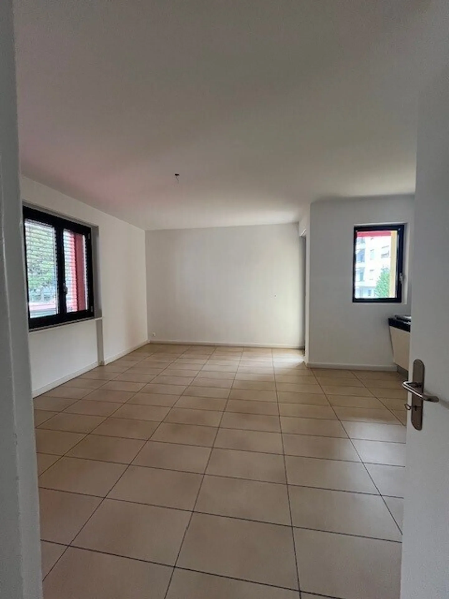 Apartment for rent - Photo 2 of 8
