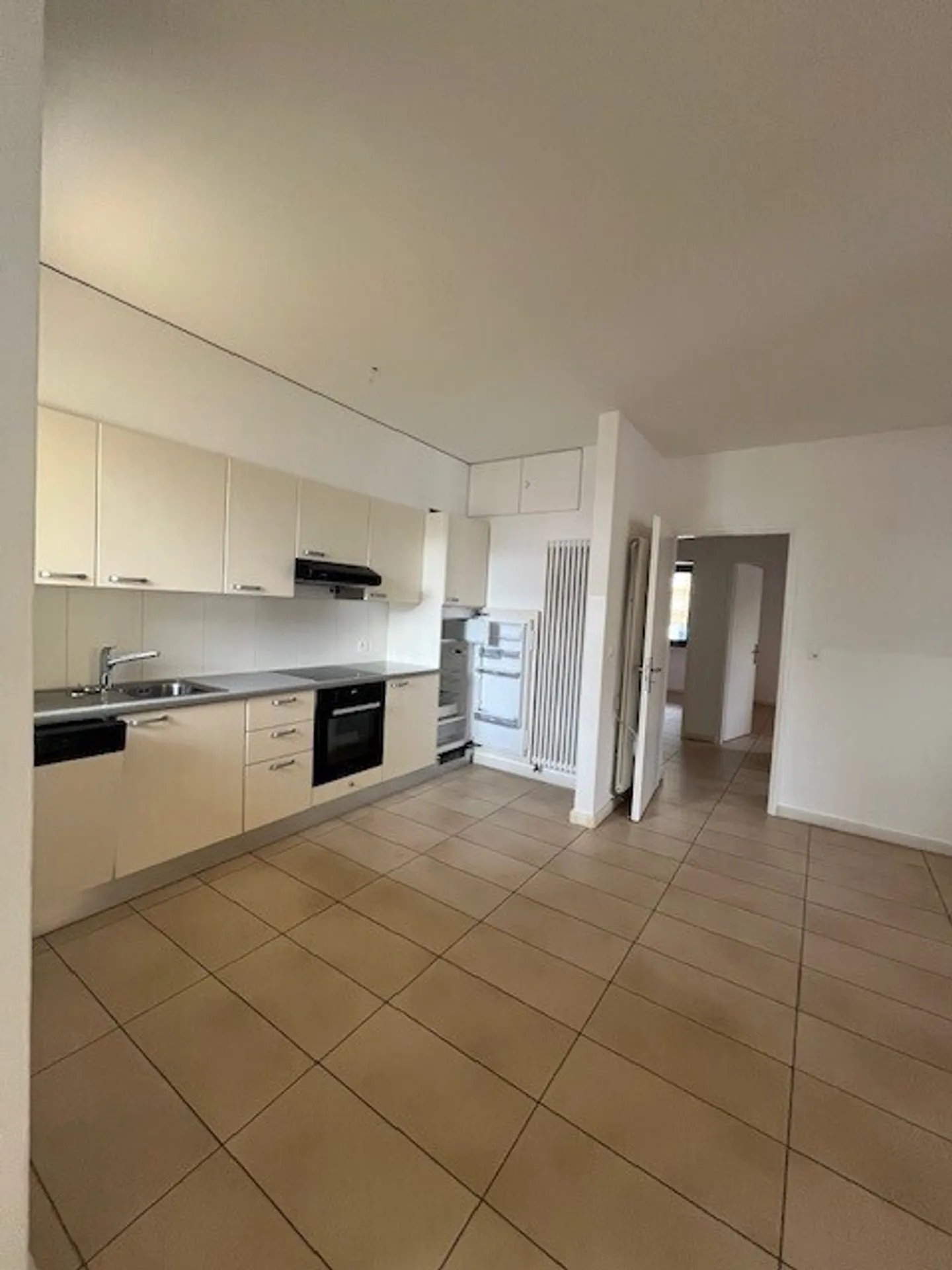 Apartment for rent - Photo 6 of 8