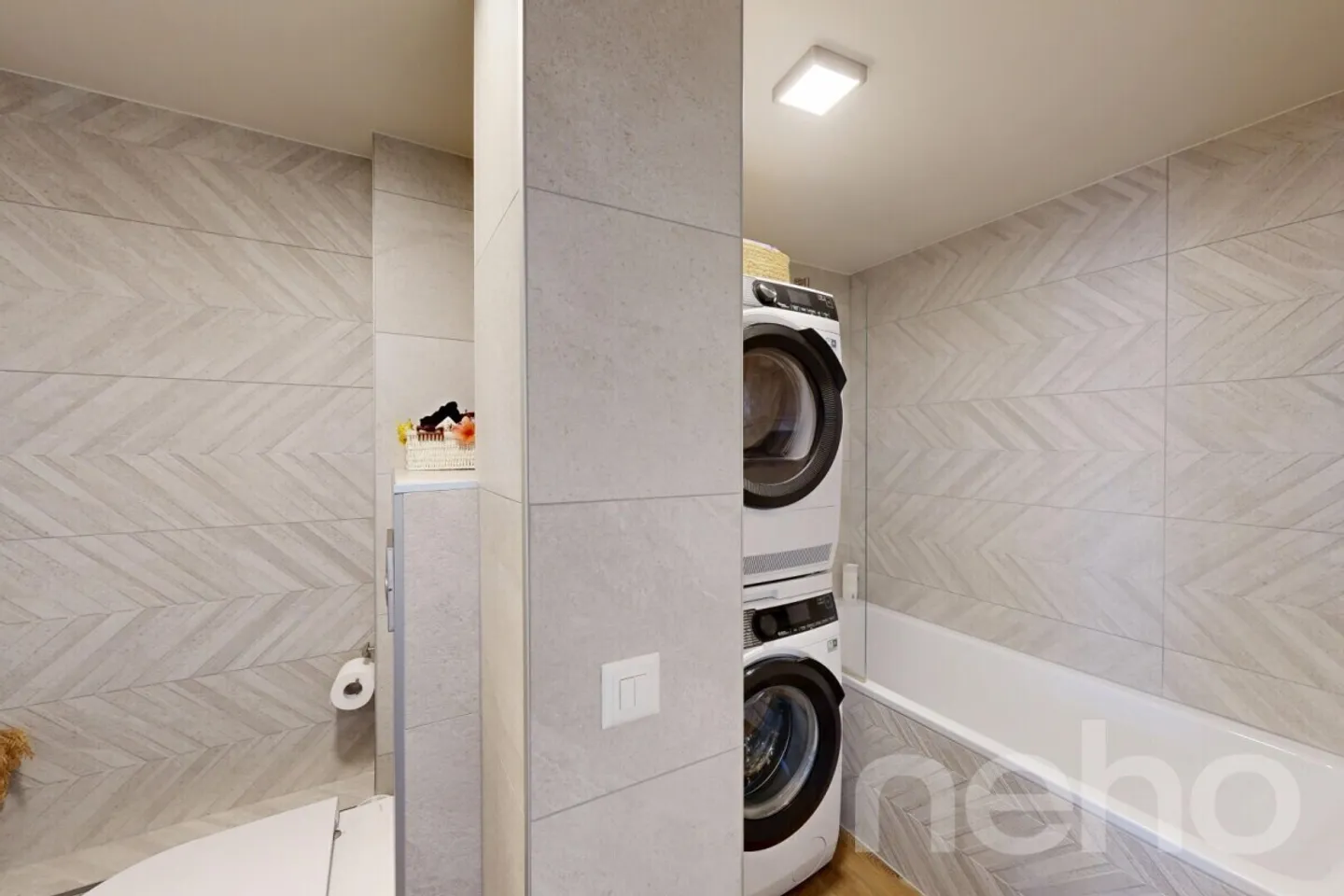 Wunderschöne Penthouse-Wohnung mit 3,5 Zimmern, vollständig renoviert in Borex - Foto 8 von 11