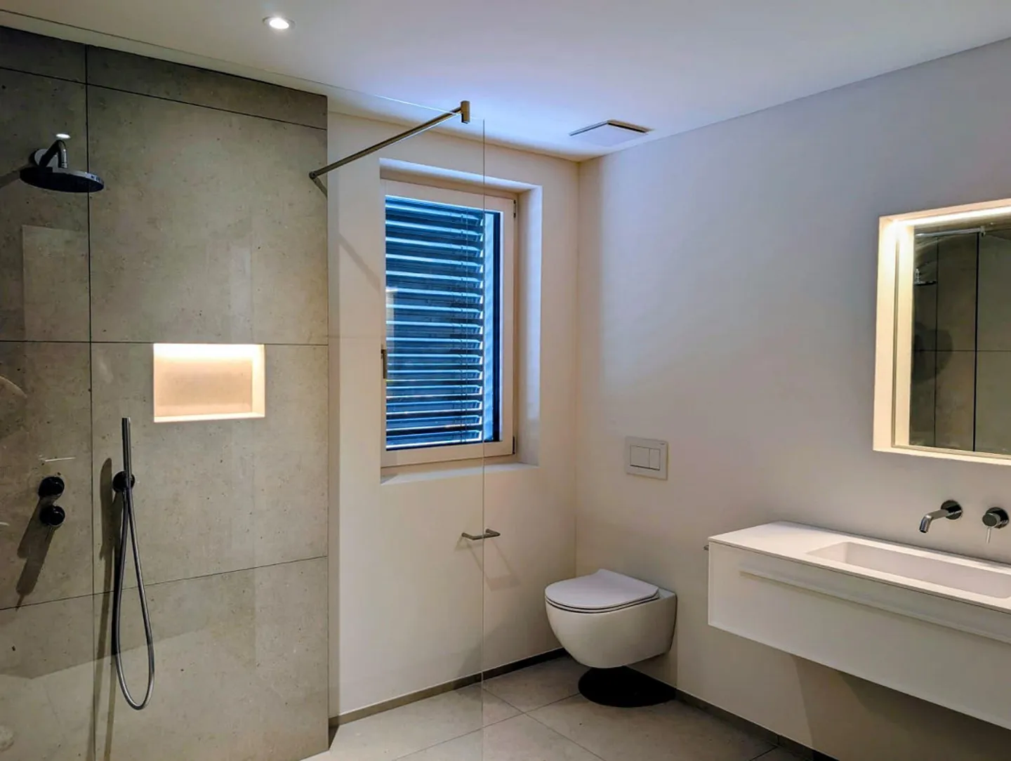 Nuovo appartamento con terrazza - Foto 5 di 8