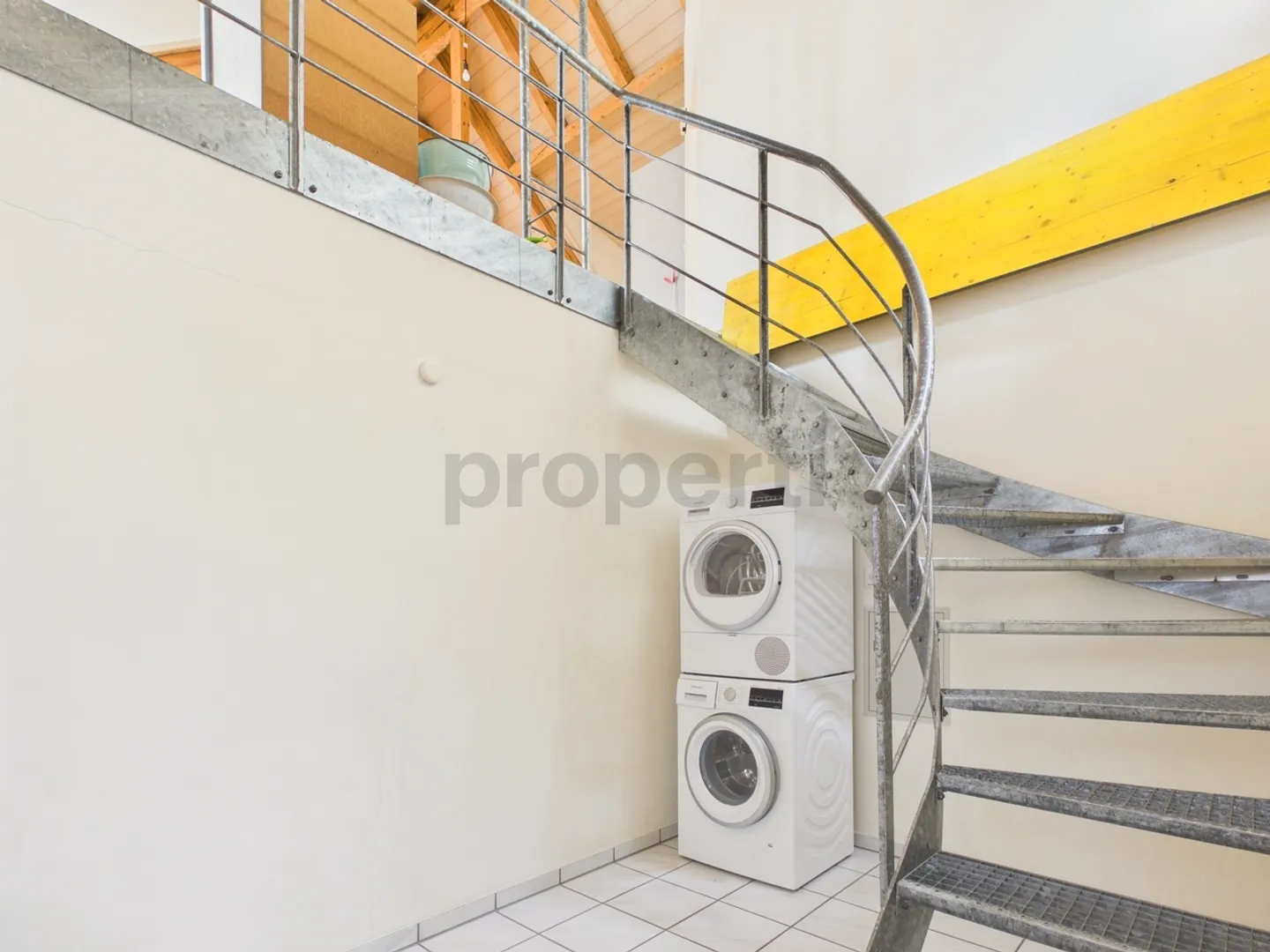 Appartement loft lumineux d'une chambre avec balcon surplombant la verdure, Hausen am Albis - Loyer incluant les charges - Photo 6 sur 10