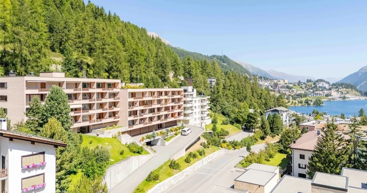 Rifugio alpino elegante – studio ristrutturato in posizione privilegiata a St. Moritz - Foto 2 di 13