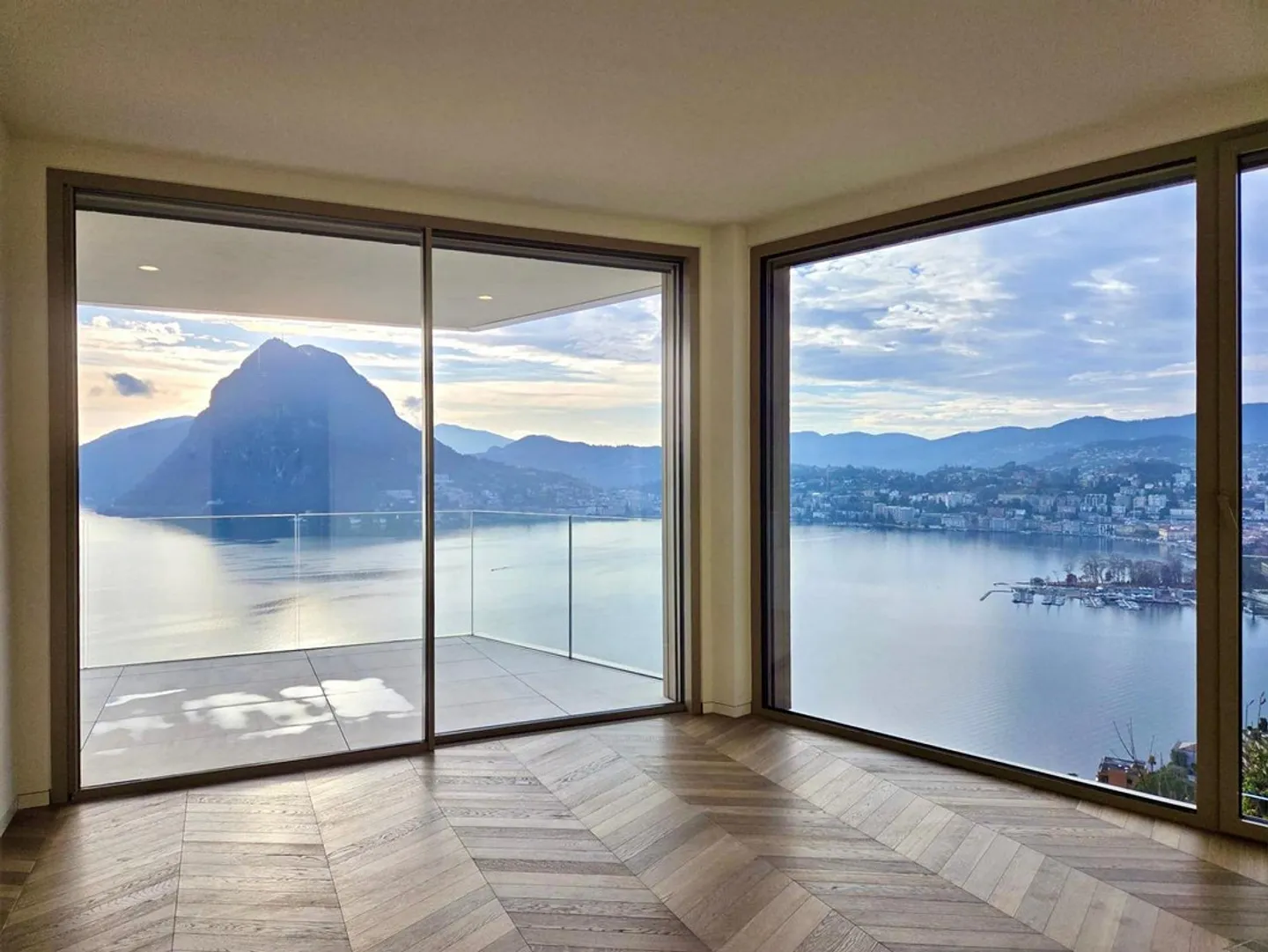 PENTHOUSE DI LUSSO CON VISTA PANORAMICA SUL LAGO DI LUGANO - Foto 2 di 10
