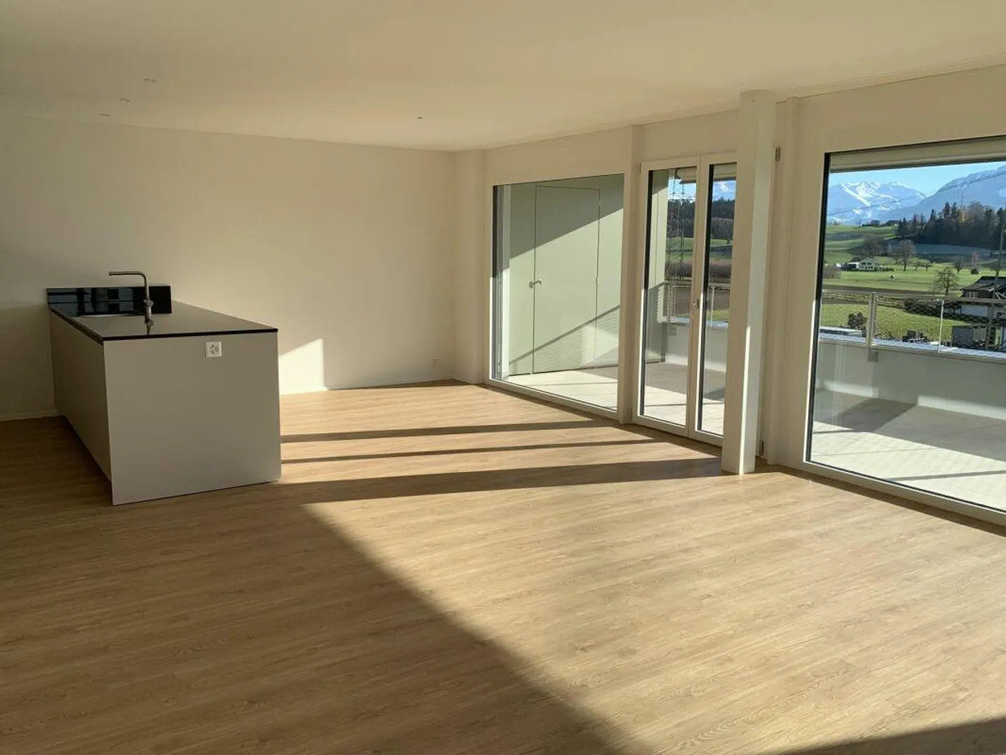 Appartamento nuovo di 5,5 stanze con ampia superficie abitabile (2° piano) - Foto 2 di 8