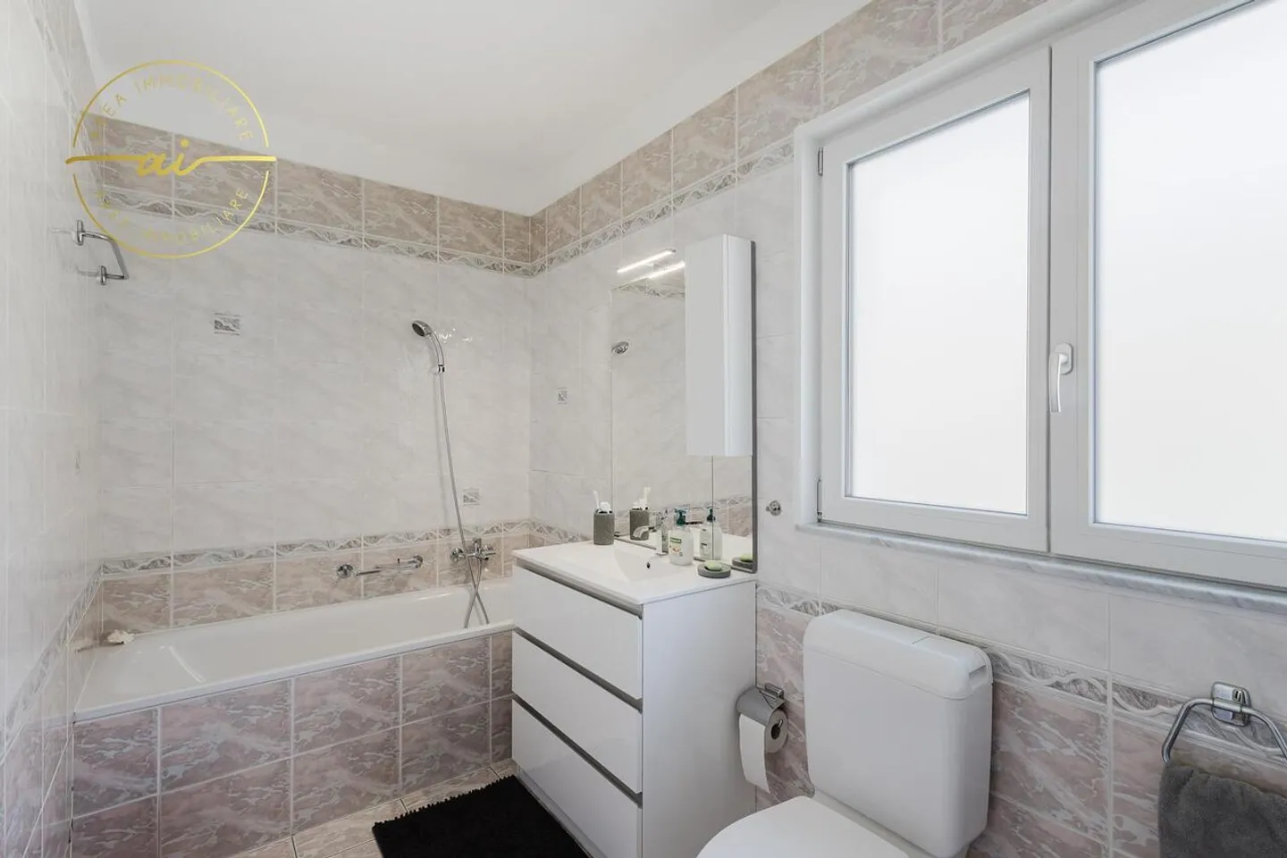 SPAZIOSA CASA INDIPENDENTE DI 5.5 LOCALI CON GRANDE GIARDINO - Foto 10 di 13