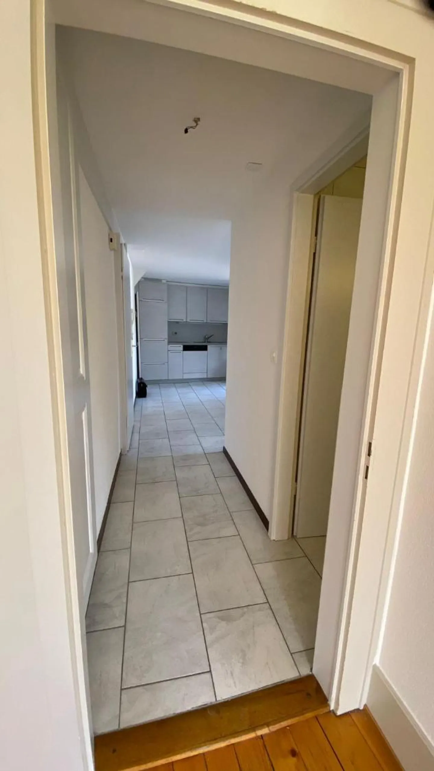 2-room apartment on the 1st floor - Photo 3 of 10