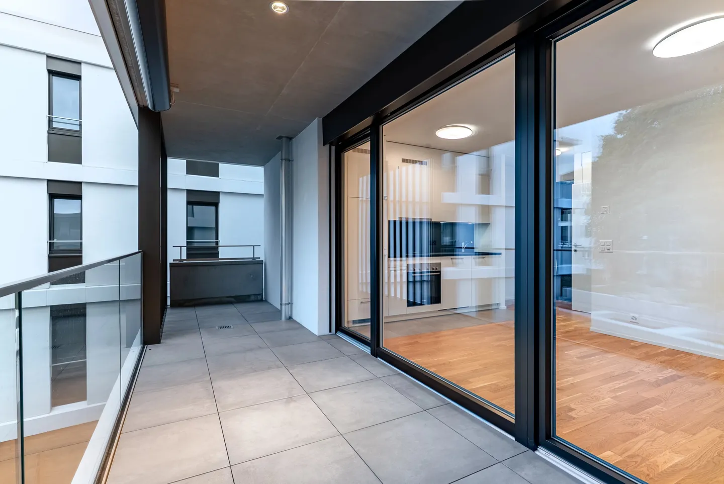 Brand-New Studio with Spacious Terrace in Prilly/Malley - Photo 3 of 5