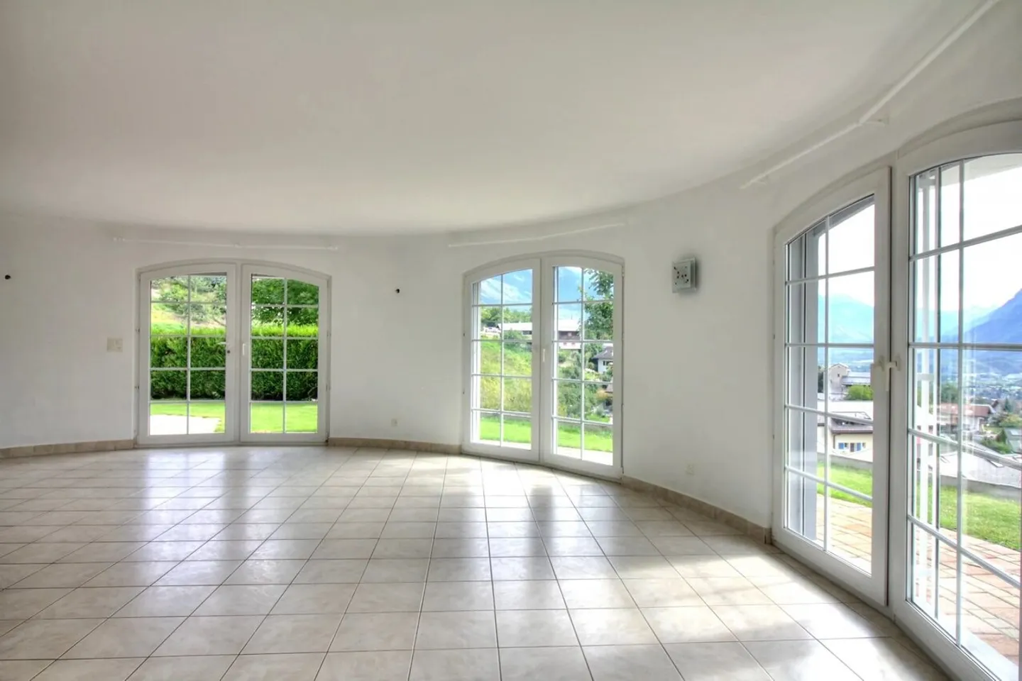 Magnifique Villa in dominanter Lage - Foto 5 von 7