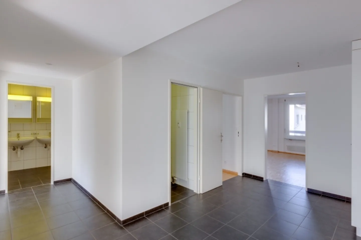 Modern living in a quiet location - Photo 2 of 10