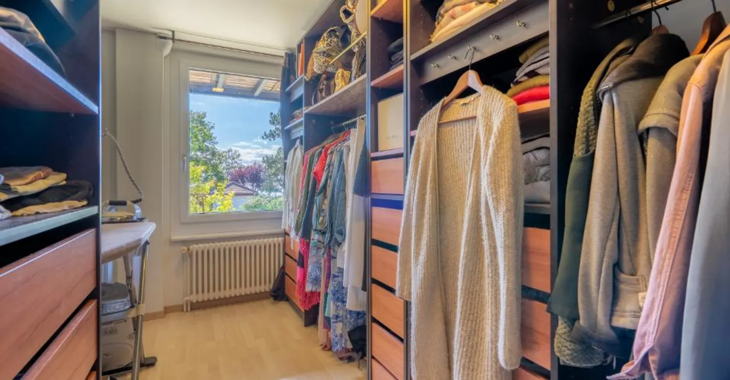 Exklusiv bei Chez-le-Bart: Wunderschöne 5,5-Zimmer-Erdgeschosswohnung, die 50 m vom See vollständig renoviert wurde - Foto 5 von 9