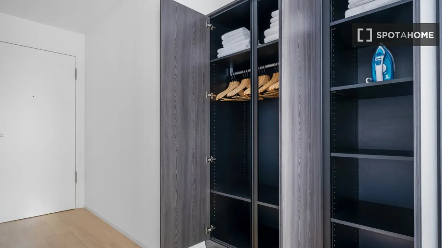 Discover, visit, and rent your new home online with complete confidence. - Photo 6 of 8