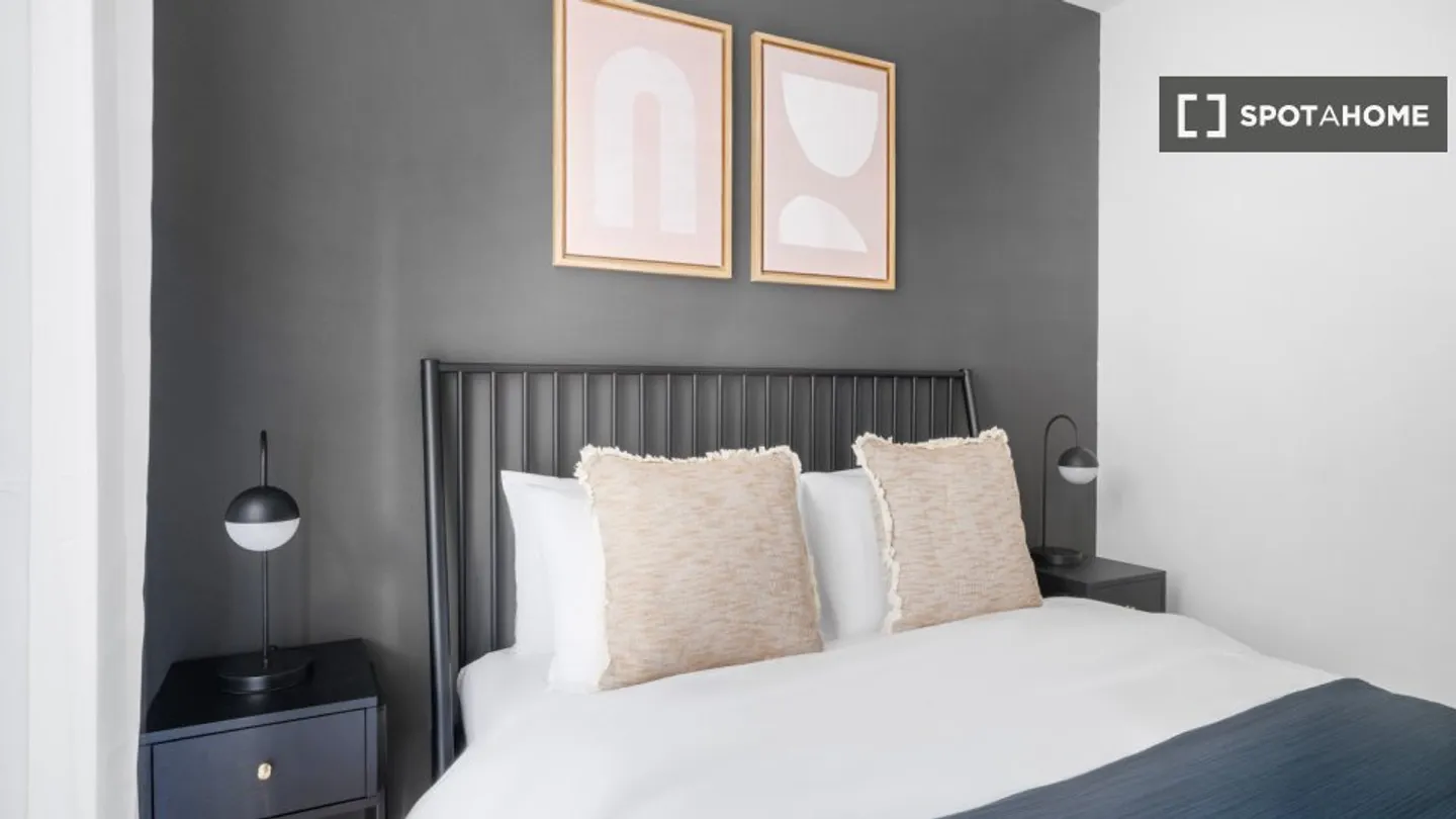 Discover, visit, and rent your new home online with complete confidence. - Photo 7 of 8