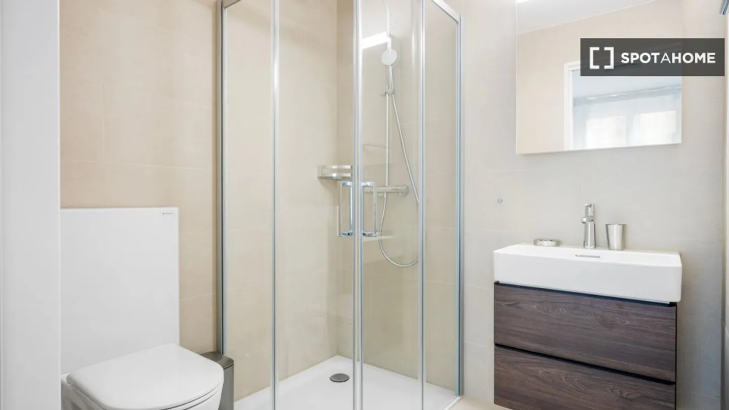 Discover, visit, and rent your new home online with complete confidence. - Photo 8 of 8