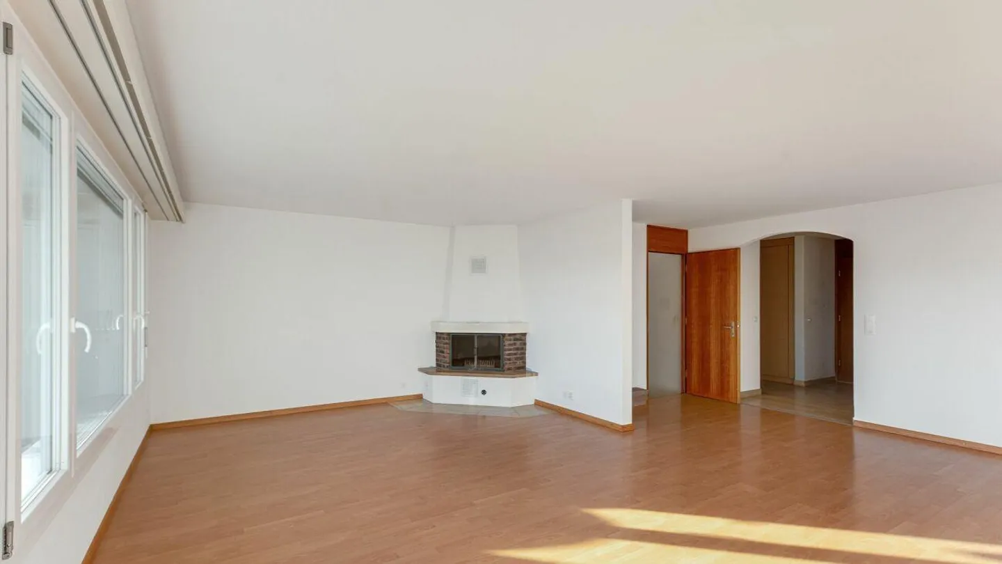 Casa angolare a schiera di 5,5 stanze in una posizione molto attraente e tranquilla - Foto 6 di 13