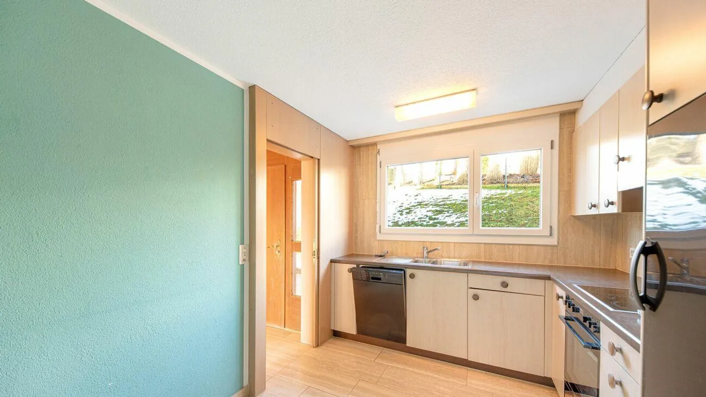 Casa angolare a schiera di 5,5 stanze in una posizione molto attraente e tranquilla - Foto 7 di 13