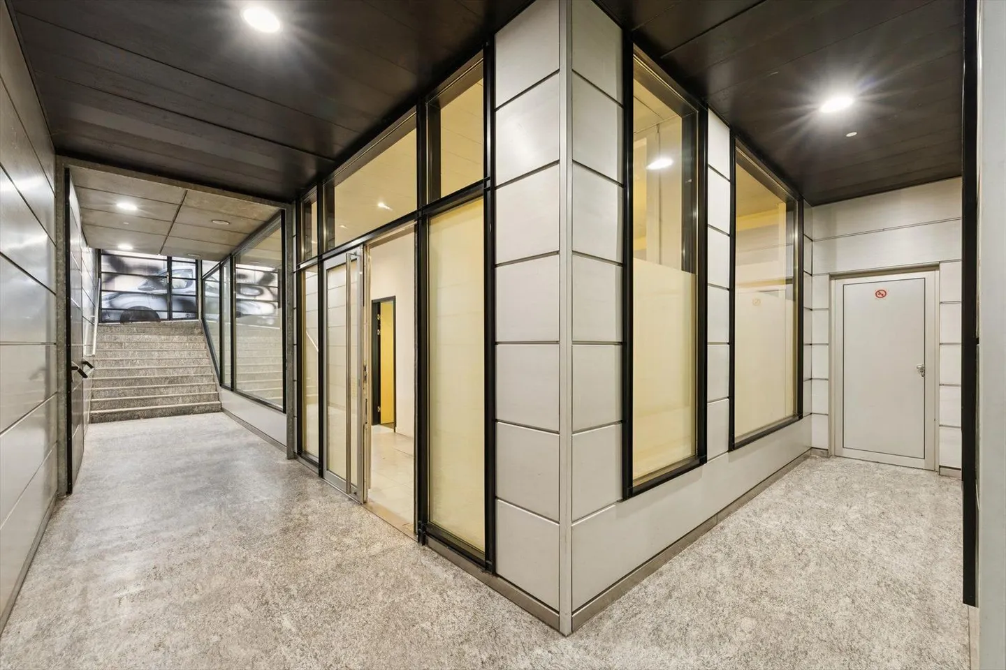 Negozio in affitto - Foto 2 di 6