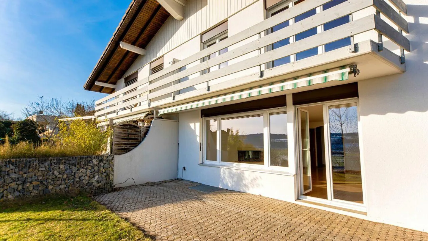 Casa angolare a schiera di 5,5 stanze in una posizione molto attraente e tranquilla - Foto 12 di 13