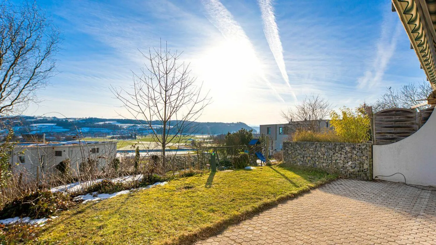 Casa angolare a schiera di 5,5 stanze in una posizione molto attraente e tranquilla - Foto 13 di 13