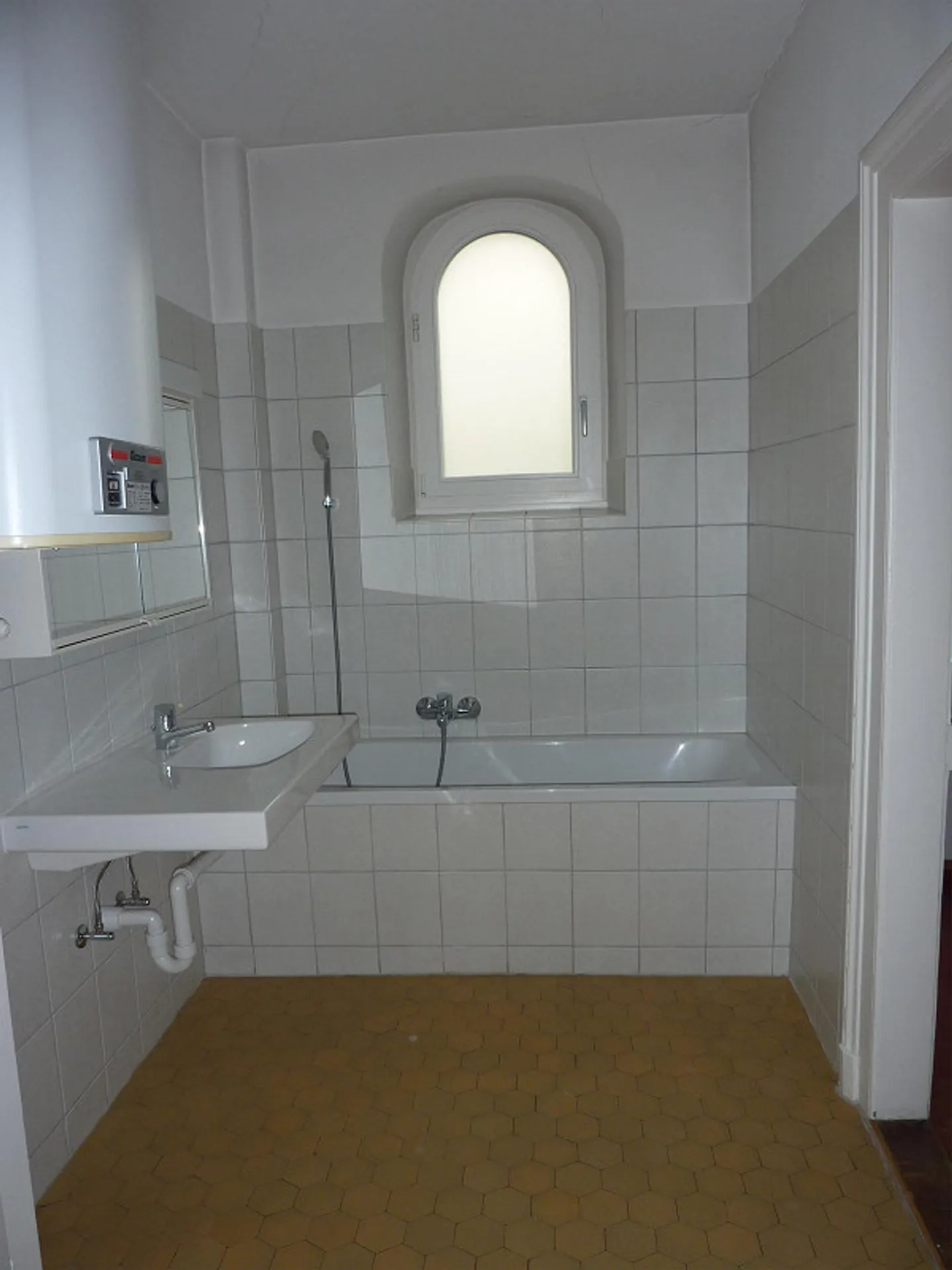 5 Room Apartment Zurich 2 - Photo 3 of 8
