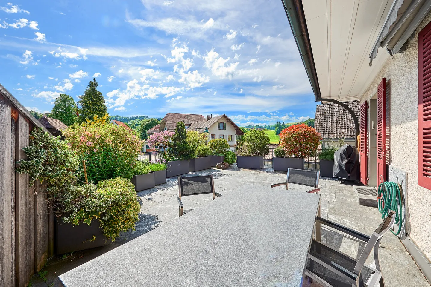 Residential and commercial building, village center Niederscherli - Photo 7 of 24