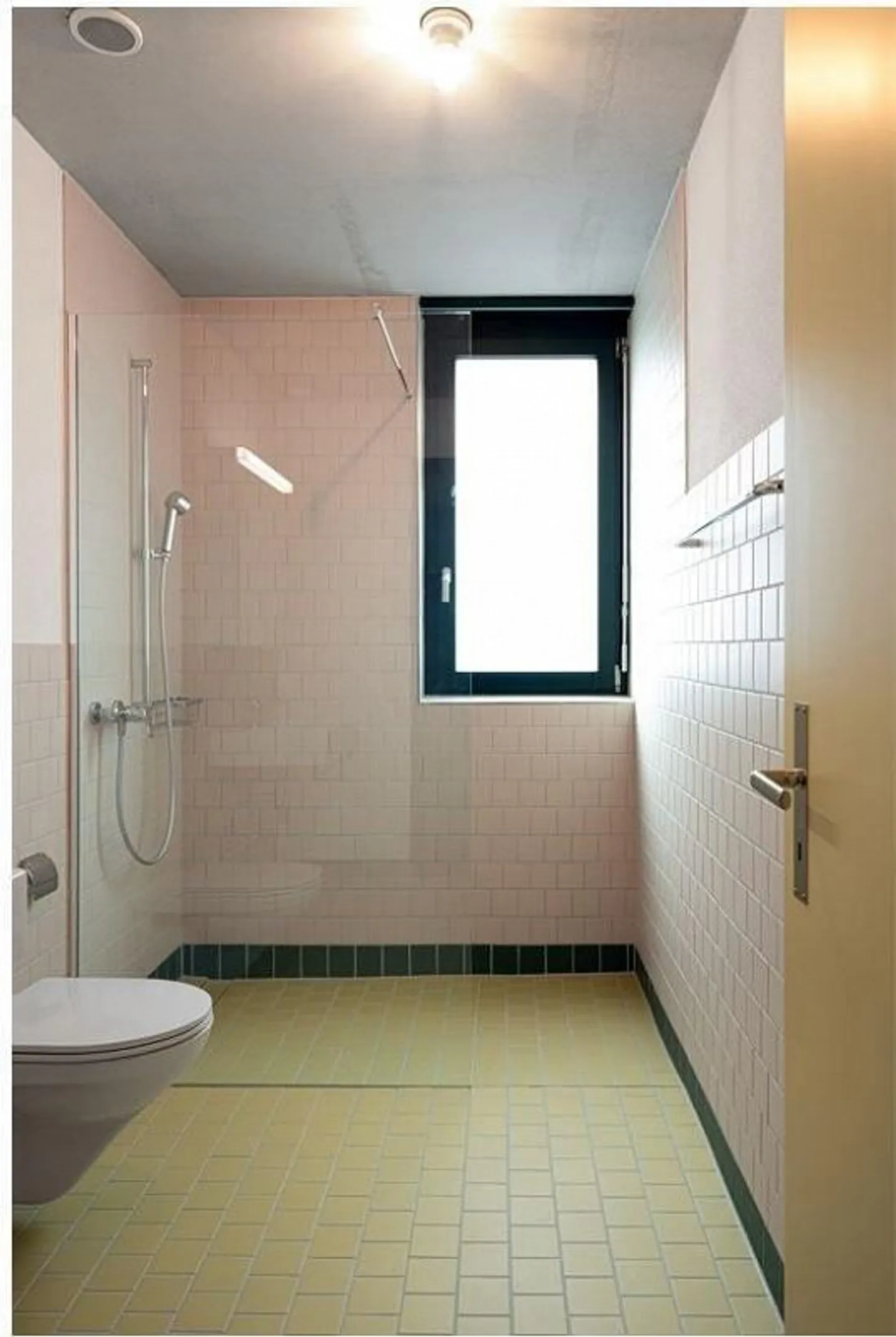 City-Close Living - Photo 4 of 7