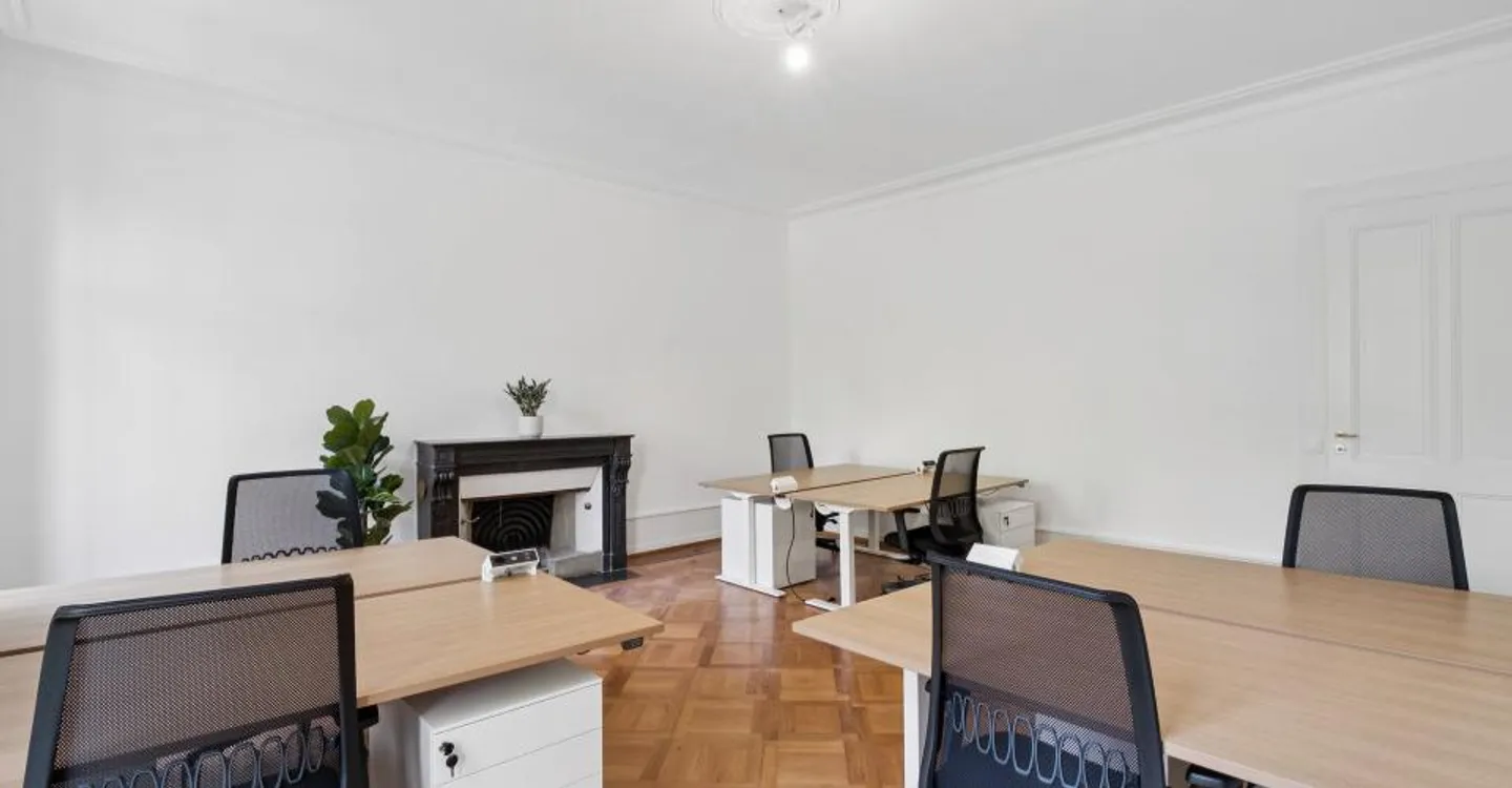 Contemporary Office Space in Geneva - Photo 1 of 13