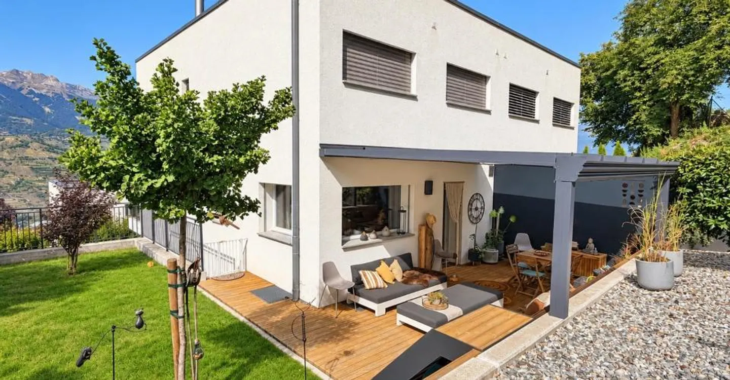 Magnifica villa di 4,5 stanze a Salins - Eleganza, calma e vista sulla pianura del Rodano - Foto 1 di 11