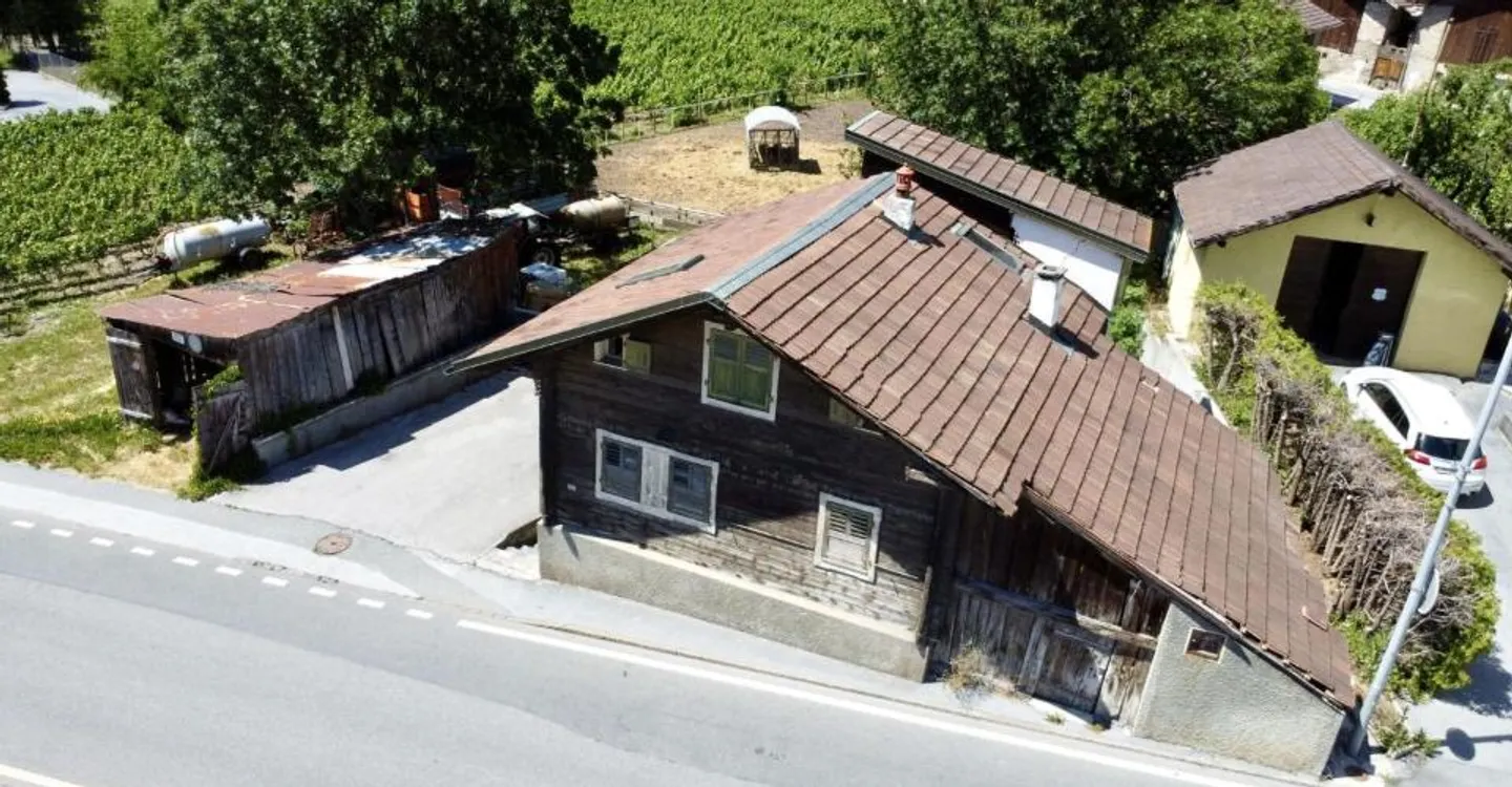 Haus zu renovieren mit nach Wunsch umbaubarer Keller - Foto 8 von 13