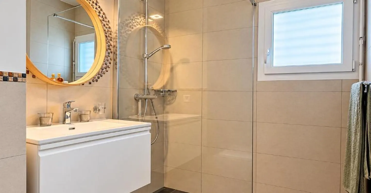 Magnifica villa di 4,5 stanze a Salins - Eleganza, calma e vista sulla pianura del Rodano - Foto 10 di 11