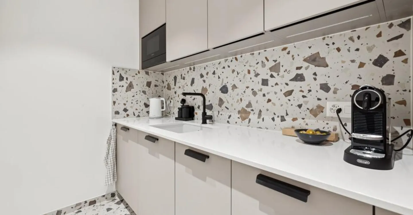 Contemporary Office Space in Geneva - Photo 9 of 13